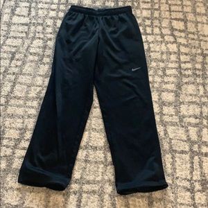 Nike therma-fit small sweatpants
